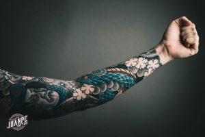 pelar un tatuaje