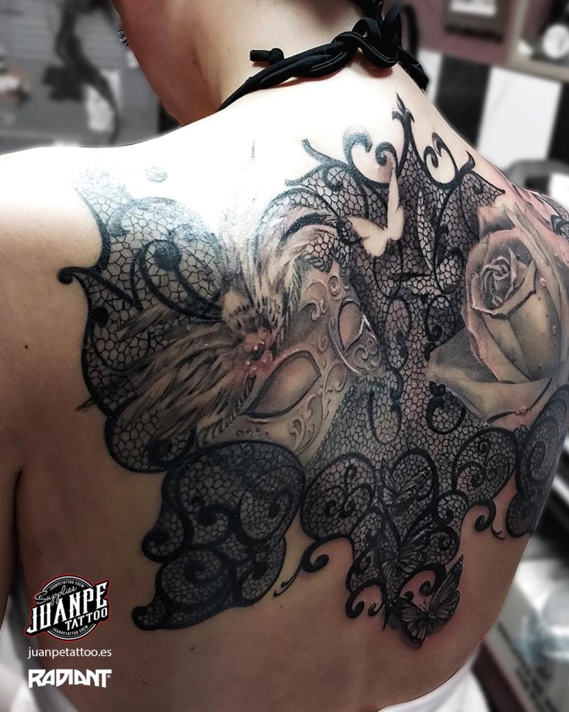 tatuaje realismo mascara espalda juanpetattoo - estudio de tatuajes tatuaje realismo mascara espalda juanpetattoo - estudio de tatuajes