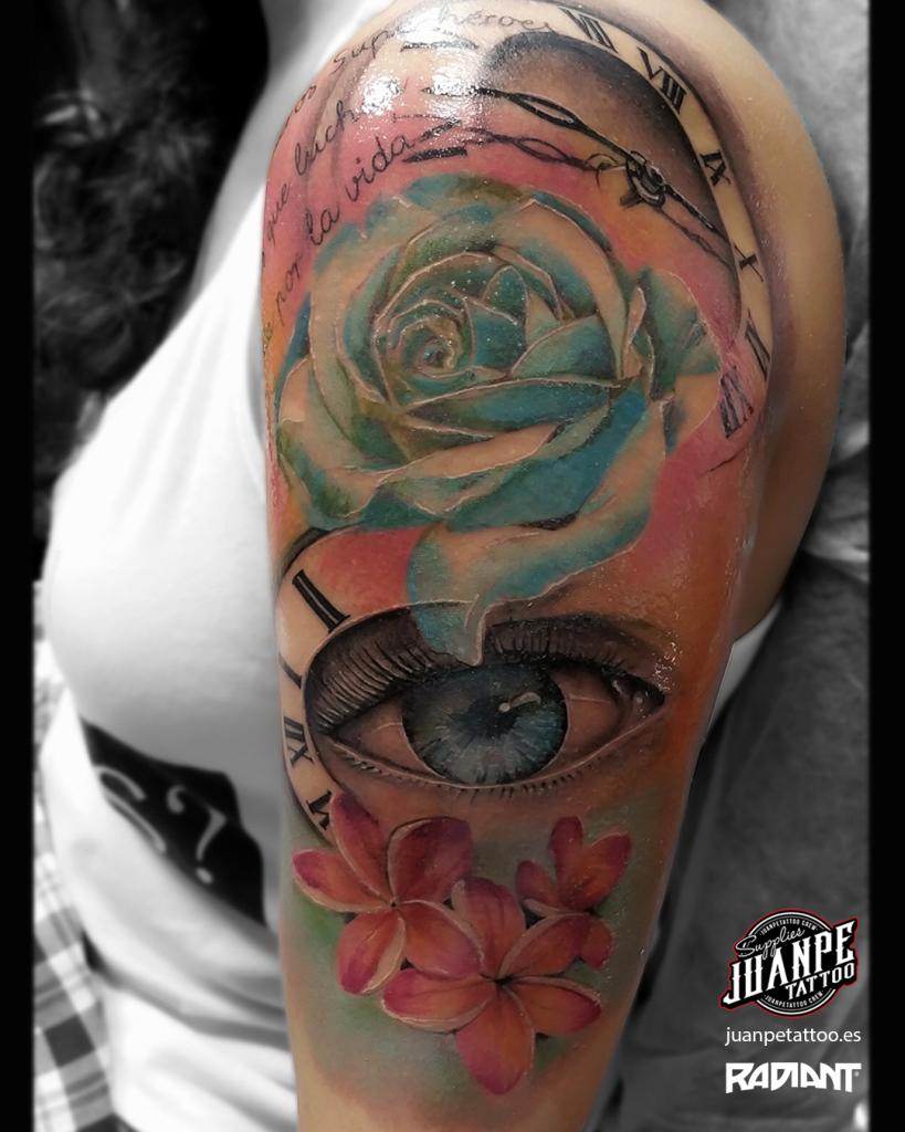 tatuaje realismo ojo rosas juanpetattoo - estudio de tatuajes ideas tatuajes hermanas