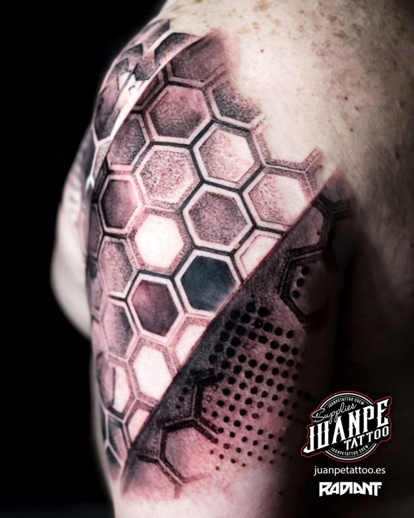 tatuaje-cover-biomecanico-juanpetattoo-