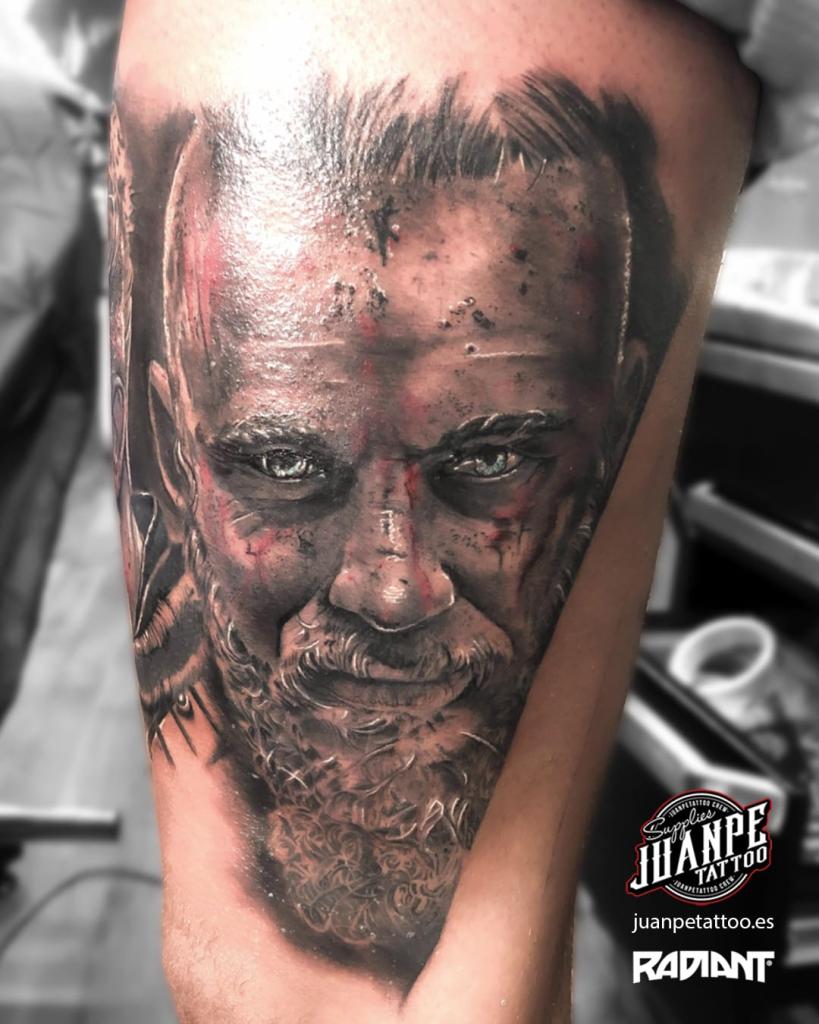 00025-17realismo-hombre-rostro-juanpetattoo