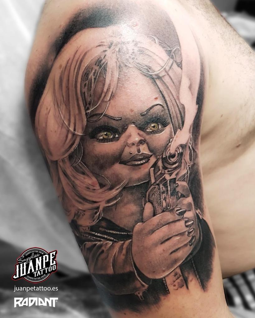 00026-18realismo-tiffany-juanpetattoo