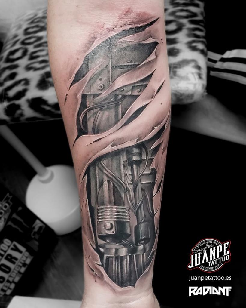 04-tatuaje-biomecanico-juanpetattoo