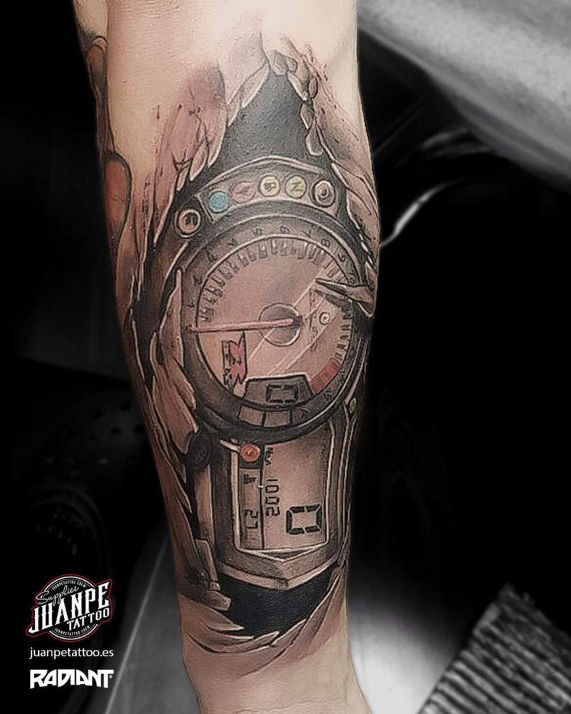 06-tatuaje-cronometro-juanpetattoo