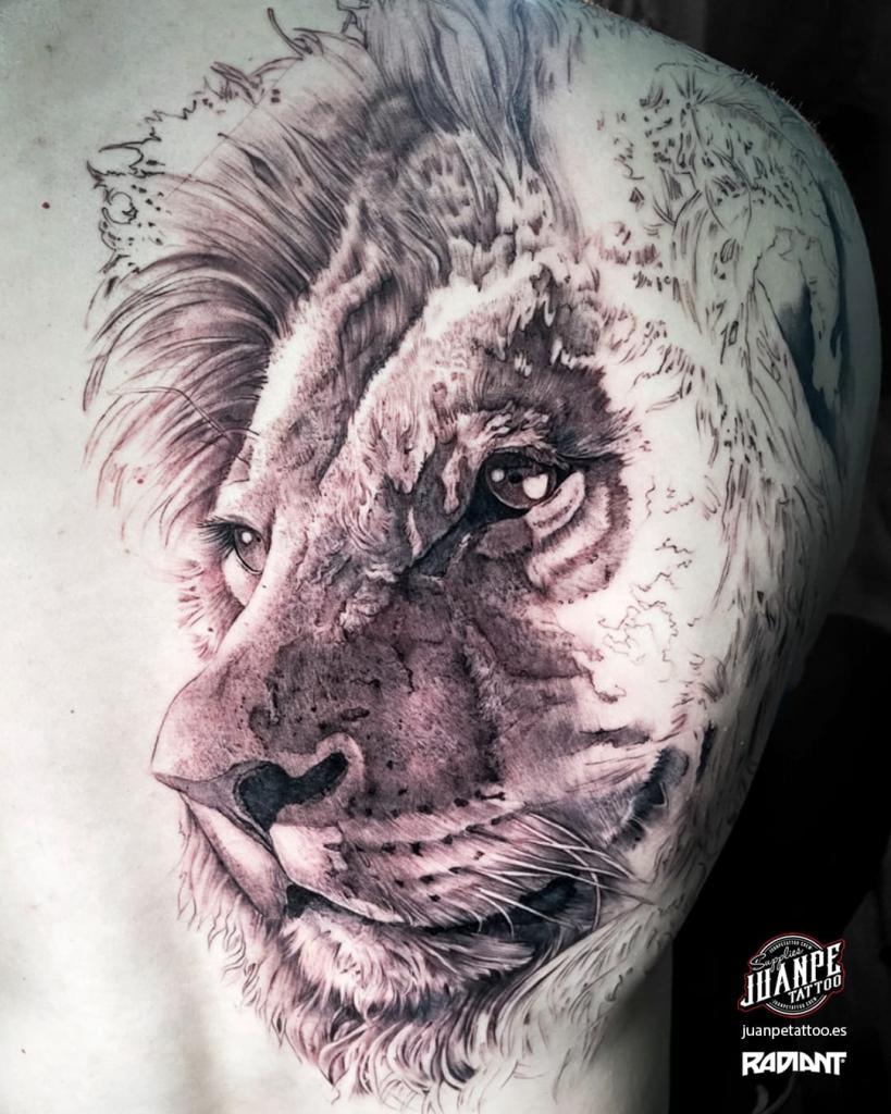 Tatuajes en la espalda realismo