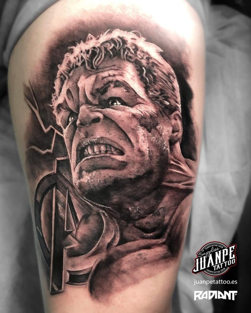 tatuajes realismo pierna